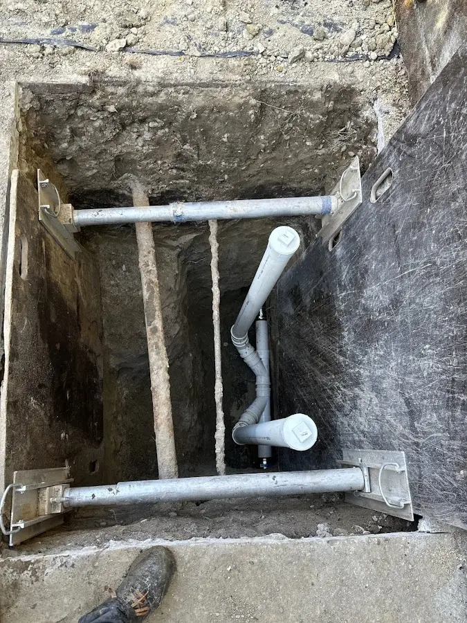 Experienced plumber completing Drain Cleaning work in Apple Valley